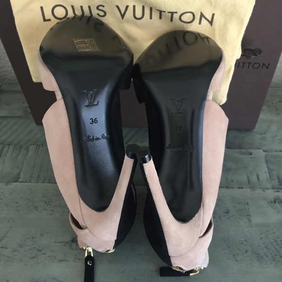 Louis Vuitton Suede Sandal Booties - Picture 7 of 8
